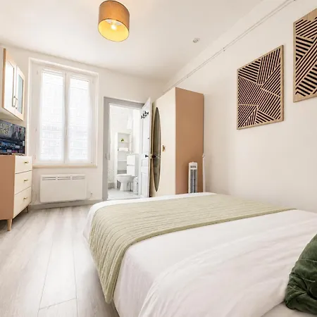 Centre - Petit Fonctionnel - Canape Convertible - Ideal Courts Sejours - Proche Gare Et Du Centre-ville - Wifi - Cuisine Equipee - Salle De Bain - Parking Facile * 트루아