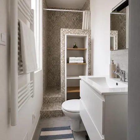 Apartman Centre - Petit Fonctionnel - Canape Convertible - Ideal Courts Sejours - Proche Gare Et Du Centre-ville - Wifi - Cuisine Equipee - Salle De Bain - Parking Facile *